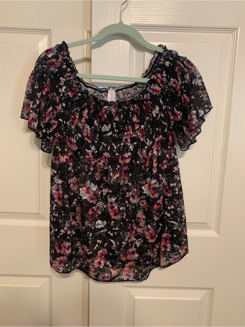 No Boundaries Black Pink Floral Off-the-Shoulder Top Sz L